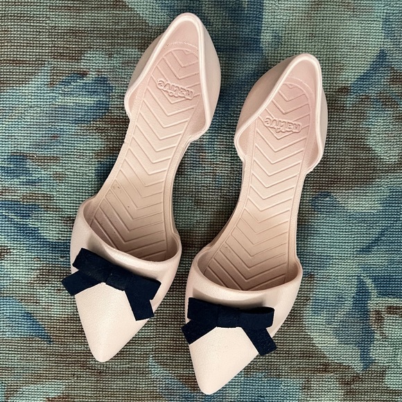 Native Shoes Audrey Pink shoes with Navy bow - Size 7 - Picture 2 of 2